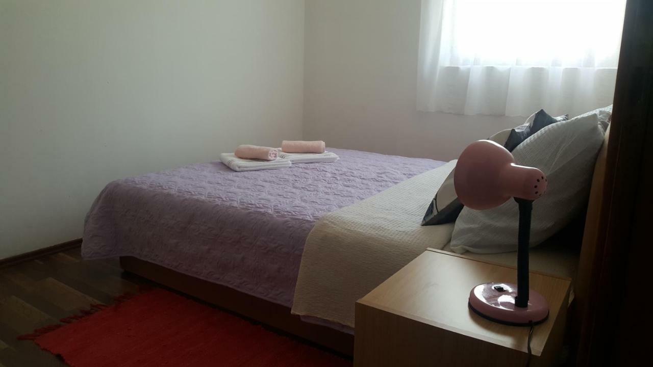 Licko Petrovo Selo Apartman Nina מראה חיצוני תמונה