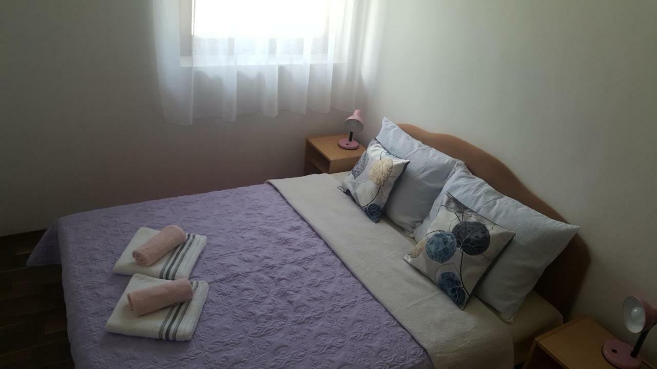 Licko Petrovo Selo Apartman Nina מראה חיצוני תמונה